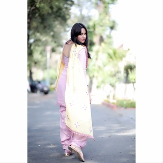 Mandy Takhar feet photo thumbnail