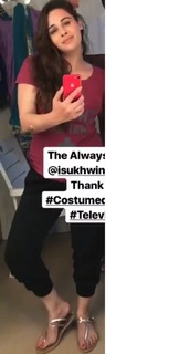 Mandy Takhar feet photo thumbnail