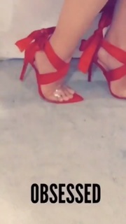 Mandy Takhar feet photo thumbnail