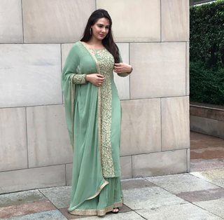 Mandy Takhar feet photo thumbnail