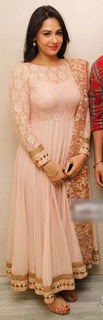 Mandy Takhar feet photo thumbnail