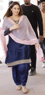 Mandy Takhar feet photo thumbnail