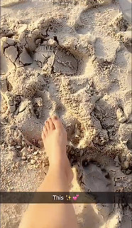 Mandy Takhar feet photo thumbnail