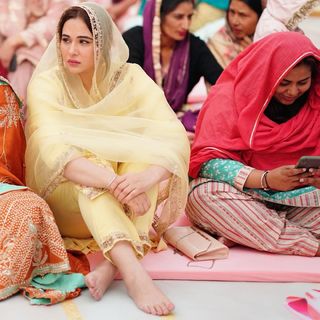 Mandy Takhar feet photo thumbnail