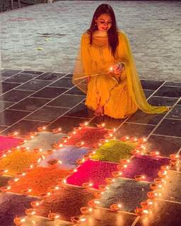 Mandy Takhar feet photo thumbnail