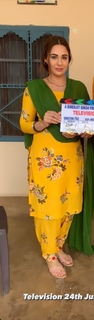 Mandy Takhar feet photo thumbnail