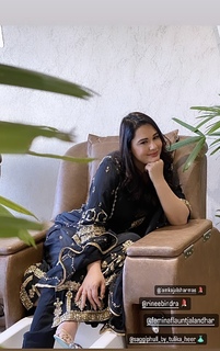 Mandy Takhar feet photo thumbnail
