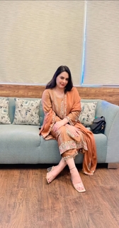 Mandy Takhar feet photo thumbnail