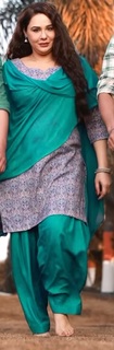 Mandy Takhar feet photo thumbnail