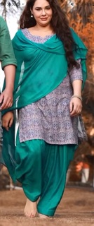 Mandy Takhar feet photo thumbnail