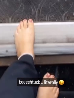 Mandy Takhar feet photo thumbnail