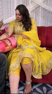 Mandy Takhar feet photo thumbnail