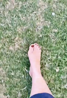 Mandy Takhar feet photo thumbnail