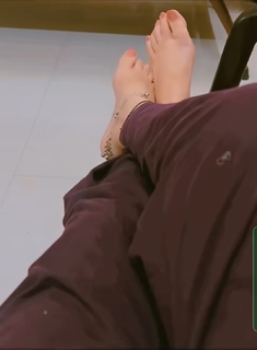 Mandy Takhar feet photo thumbnail