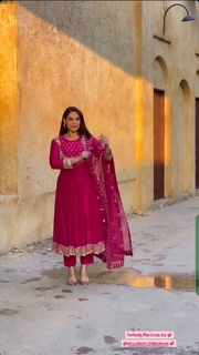 Mandy Takhar feet photo thumbnail