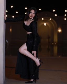 Mandy Takhar feet photo thumbnail