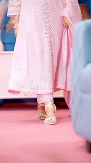 Mandy Takhar feet photo thumbnail