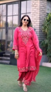 Mandy Takhar feet photo thumbnail