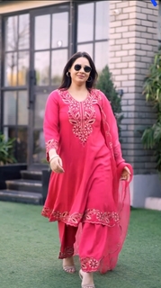 Mandy Takhar feet photo thumbnail