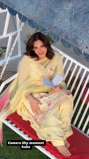 Mandy Takhar feet photo 1