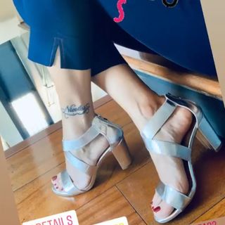 Manila Nazzaro feet photo 7