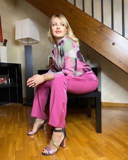 Manila Nazzaro feet photo 4