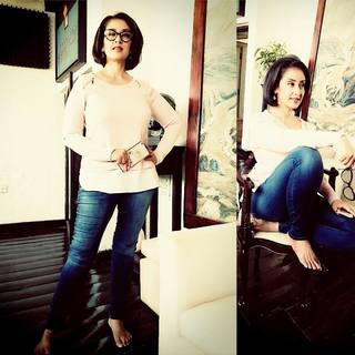 Manisha Koirala feet photo 1