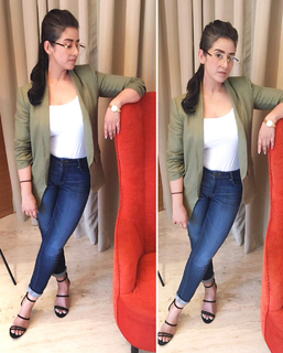 Manisha Koirala feet photo 12