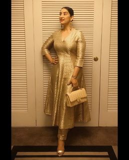 Manisha Koirala feet photo 7