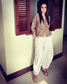 Manisha Koirala feet photo 6