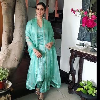 Manisha Koirala feet photo 4