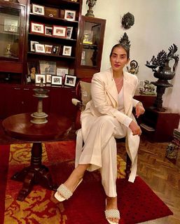 Manisha Koirala feet photo 16