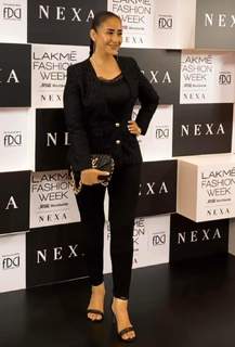 Manisha Koirala feet photo 7