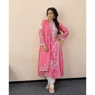 Manisha Koirala feet photo 20