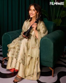 Manisha Koirala feet photo 9