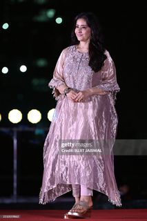 Manisha Koirala feet photo 3