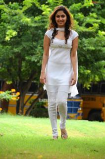 Manjari Fadnnis feet photo 13