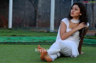 Manjari Fadnnis feet photo 18