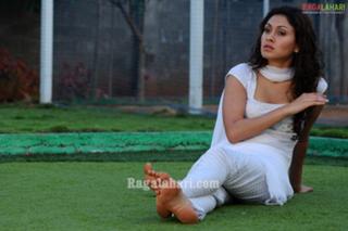 Manjari Fadnnis feet photo 17