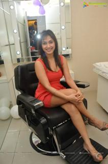 Manjari Fadnnis feet photo 4