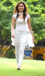 Manjari Fadnnis feet photo 9