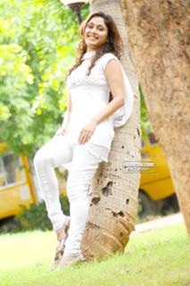 Manjari Fadnnis feet photo 4