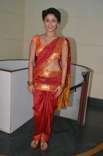 Manjari Fadnnis feet photo 8