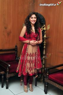 Manjari Fadnnis feet photo 10