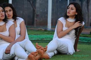Manjari Fadnnis feet photo 9