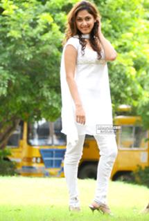 Manjari Fadnnis feet photo 5