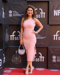 Manjari Fadnnis feet photo 5