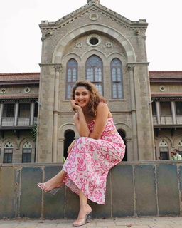 Manjari Fadnnis feet photo 17