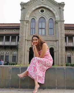 Manjari Fadnnis feet photo 16