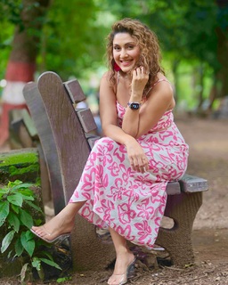 Manjari Fadnnis feet photo 10